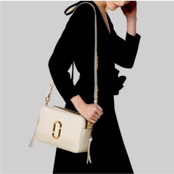Marc Jacobs Handbags - MARC JACOBS The Softshot 27 Crossbody Bag Leather Cream Off White Gold Hardware